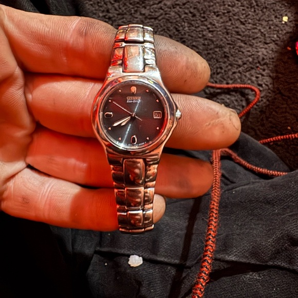 Citizen Eco-Drive Ladies Watch Black Dial WR100 Date Window Stainless Bracelet - Picture 3 of 3